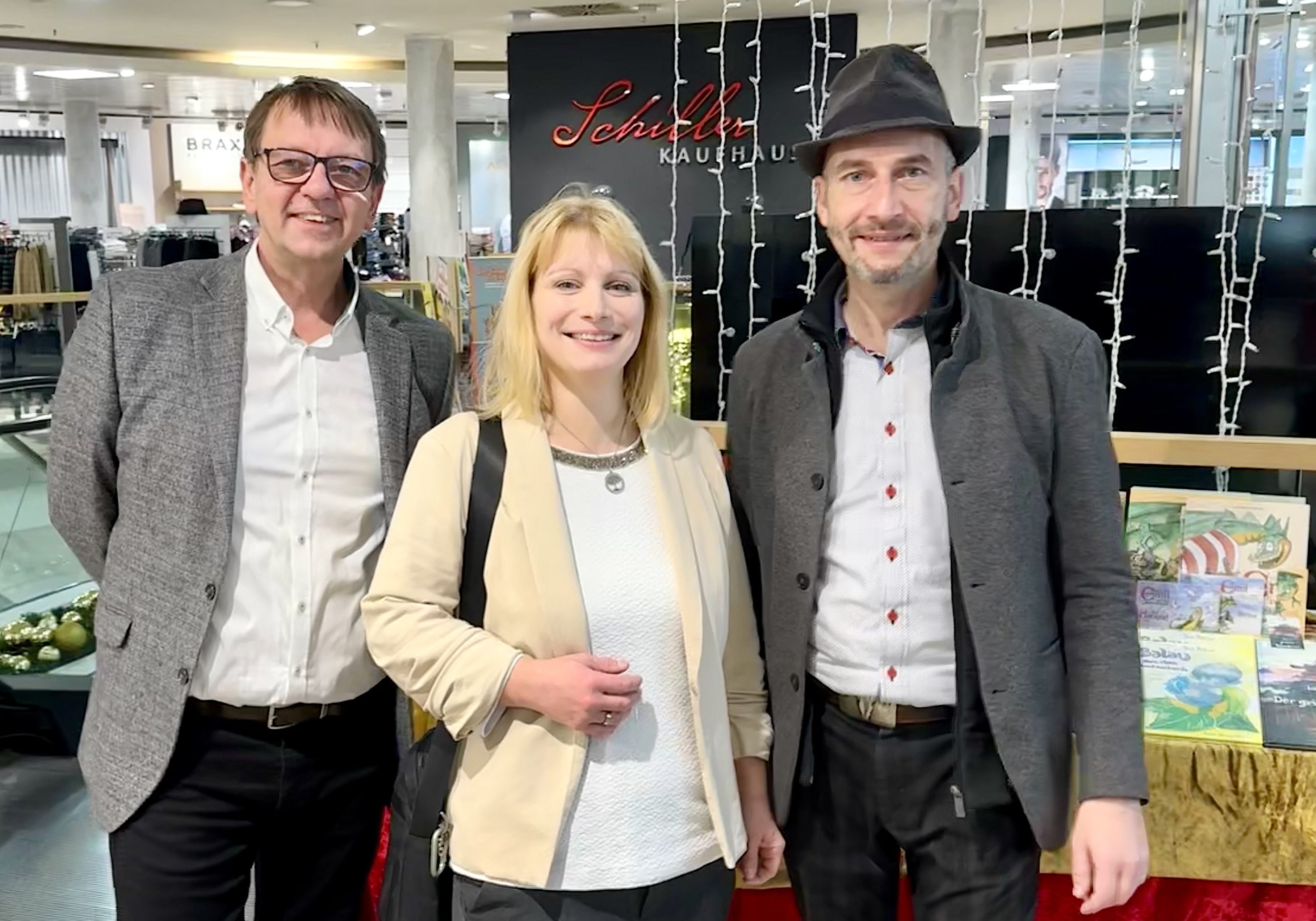Buchhändler Steffen Knabe, Jörg Fuhrmann und Lisa Barbara Klaus